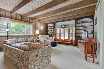 1008 Beau Brummel Dr., Sleepy Hollow, IL 60118