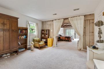 1008 Beau Brummel Dr., Sleepy Hollow, IL 60118
