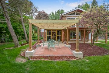 1008 Beau Brummel Dr., Sleepy Hollow, IL 60118