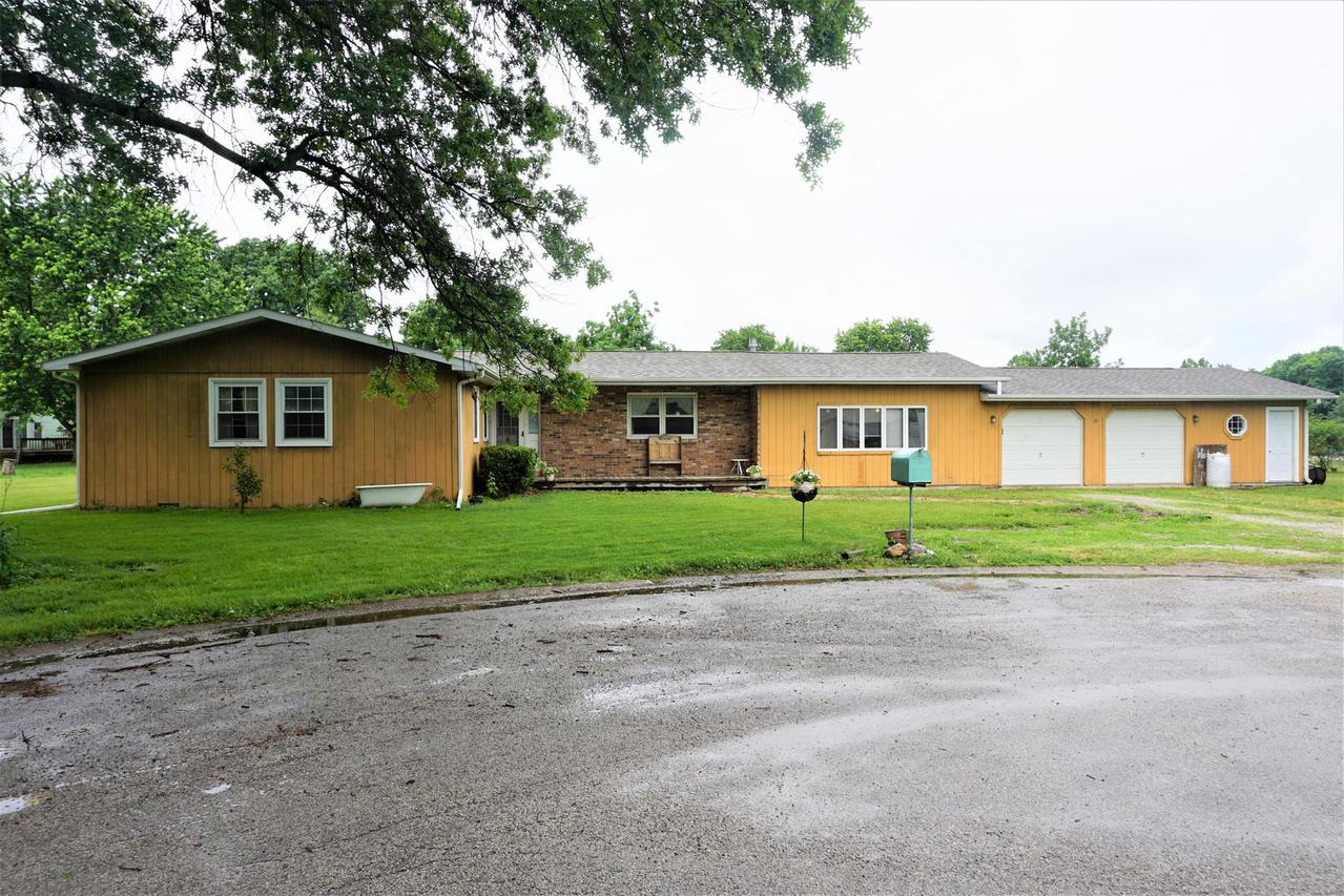 10 Orchard Dr., Camargo, IL 61919