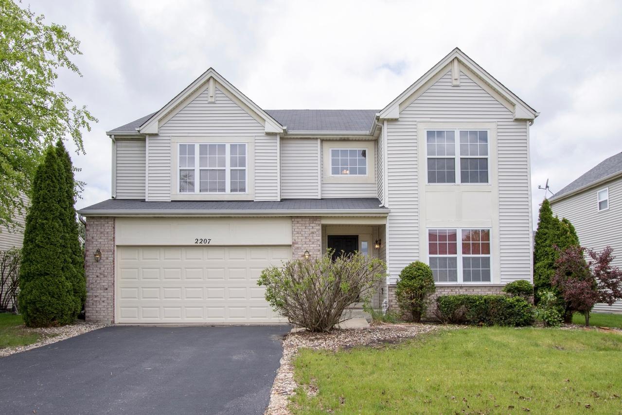2207 Ashbrook Ln., Plainfield, IL 60586