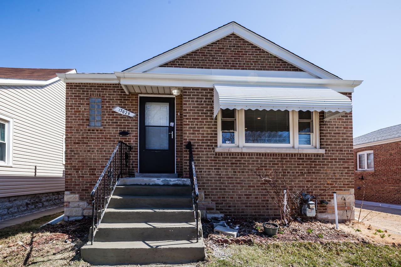 13025 S Manistee Ave., Chicago, IL 60633