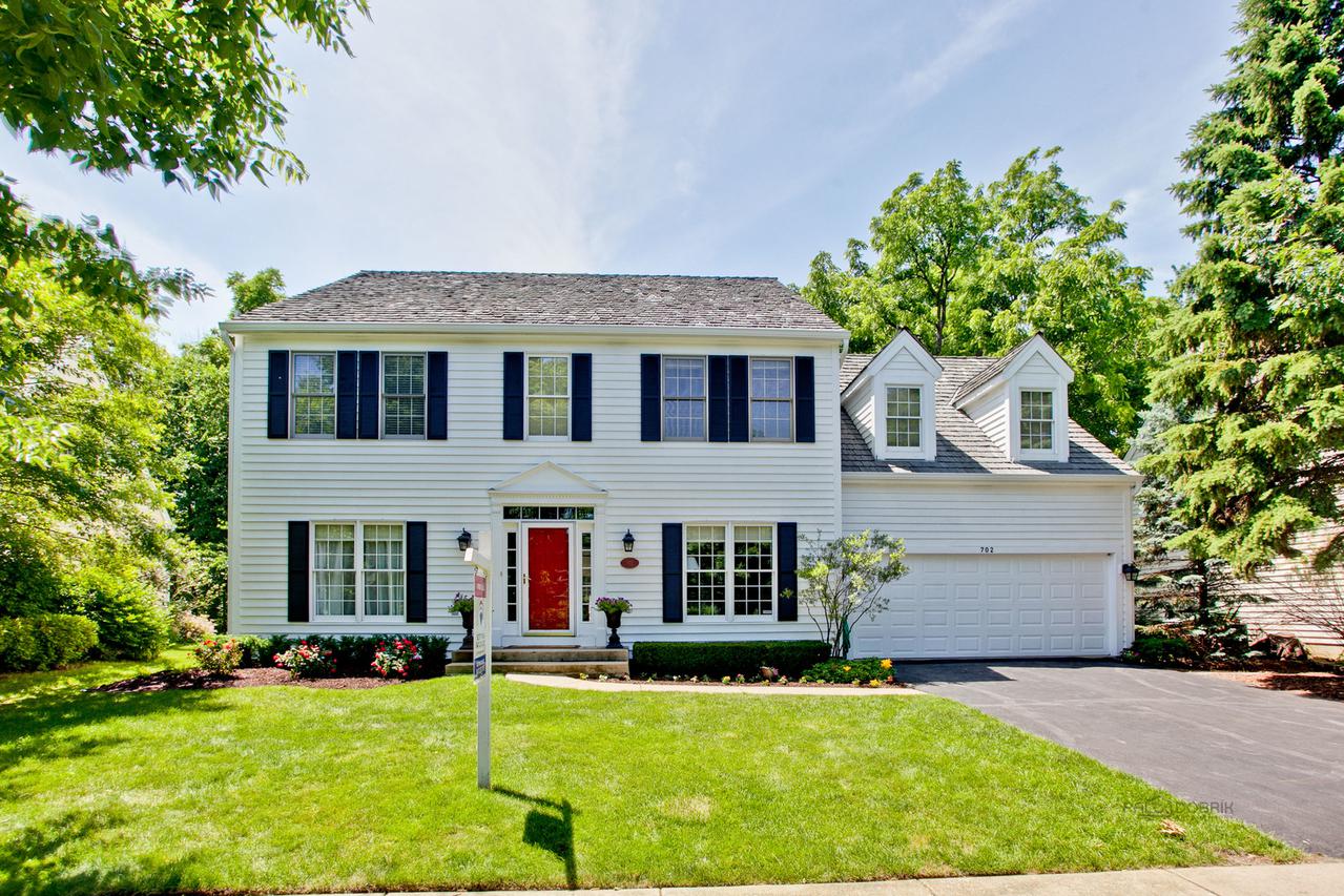 702 Waterbury Ave., Gurnee, IL 60031