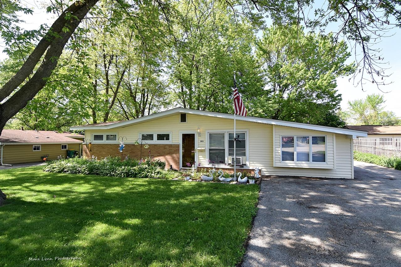 303 John St., North Aurora, IL 60542