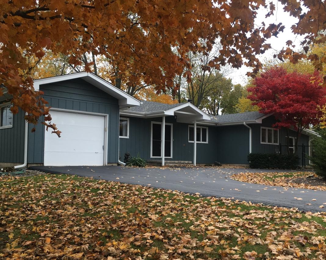 1430 Algonquin Dr., Schaumburg, IL 60193