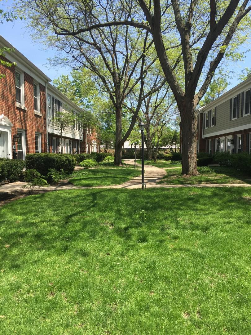 1631 Pebblecreek Dr., Glenview, IL 60025