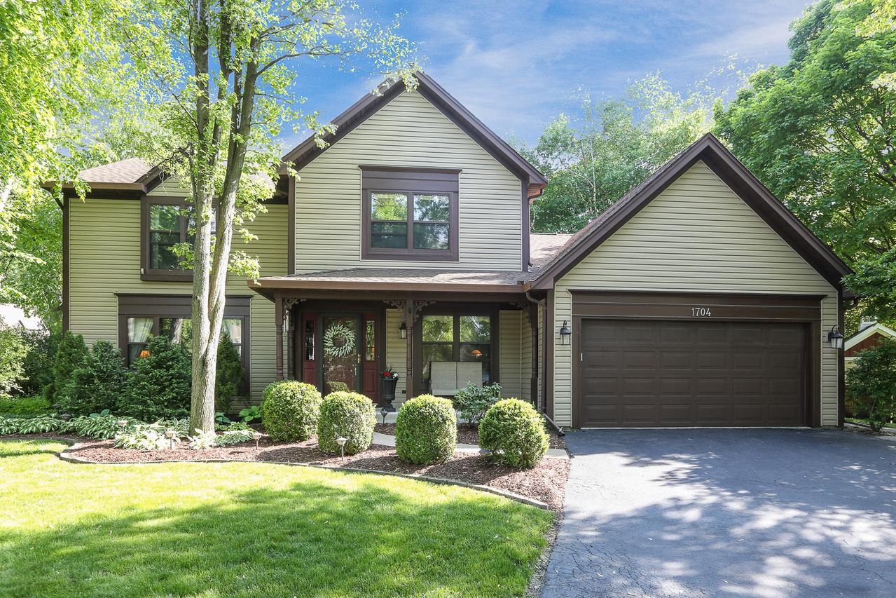 1704 Prince Ct., Naperville, IL 60563