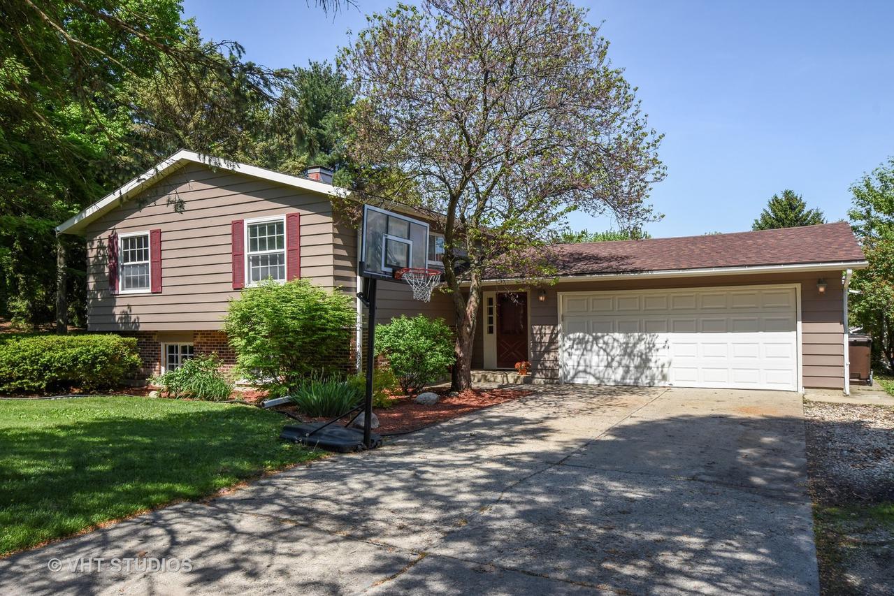 6207 S Kilkenny Dr., Crystal Lake, IL 60014