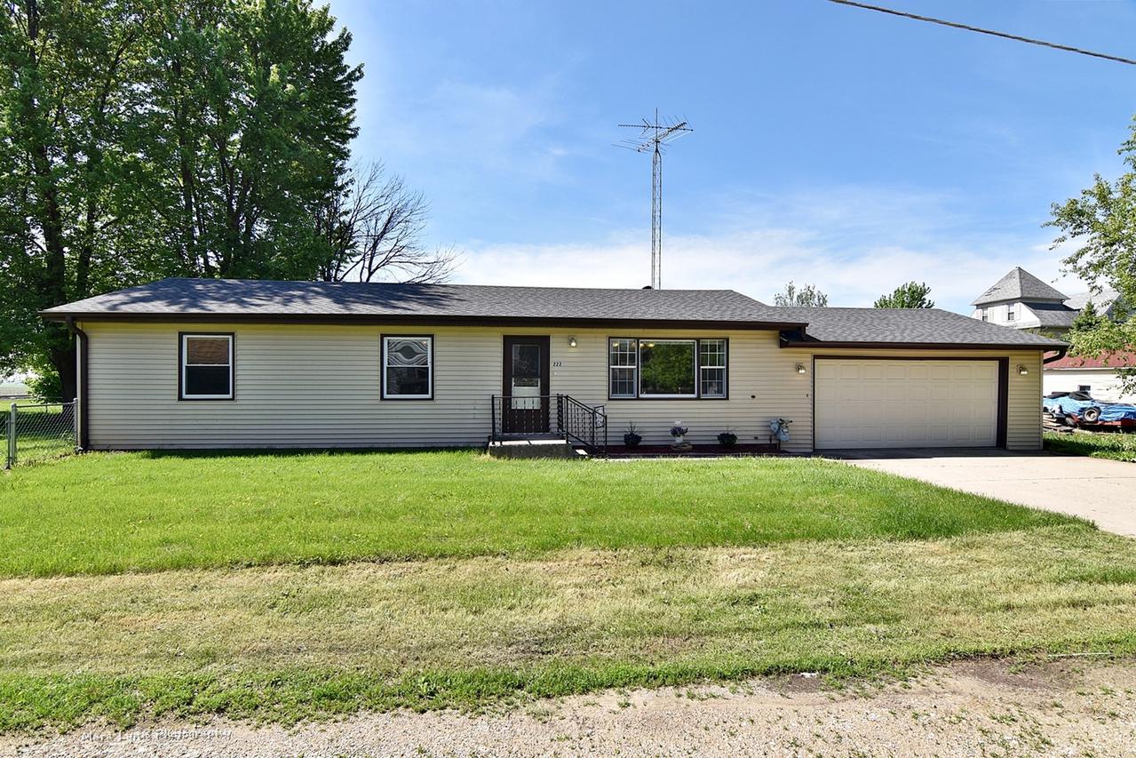 222 S Viking Vie, Lee, IL 60530