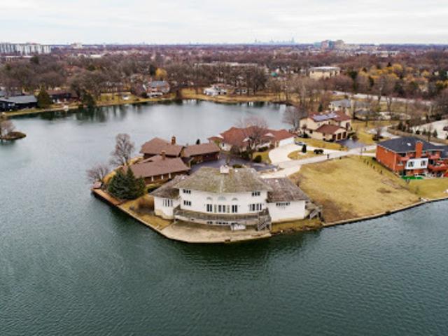 9694 Reding Cir., Des Plaines, IL 60016