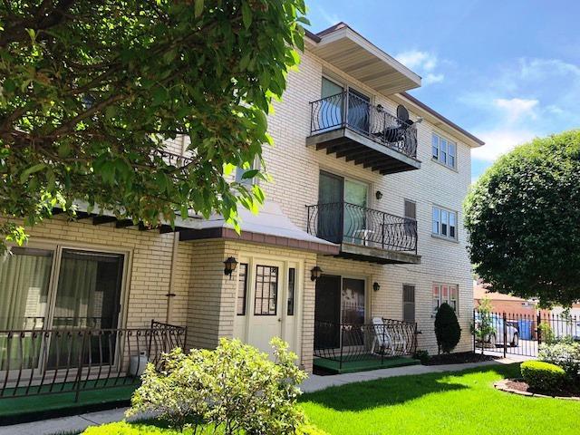 5729 W 63rd St. #2-S, Chicago, IL 60638
