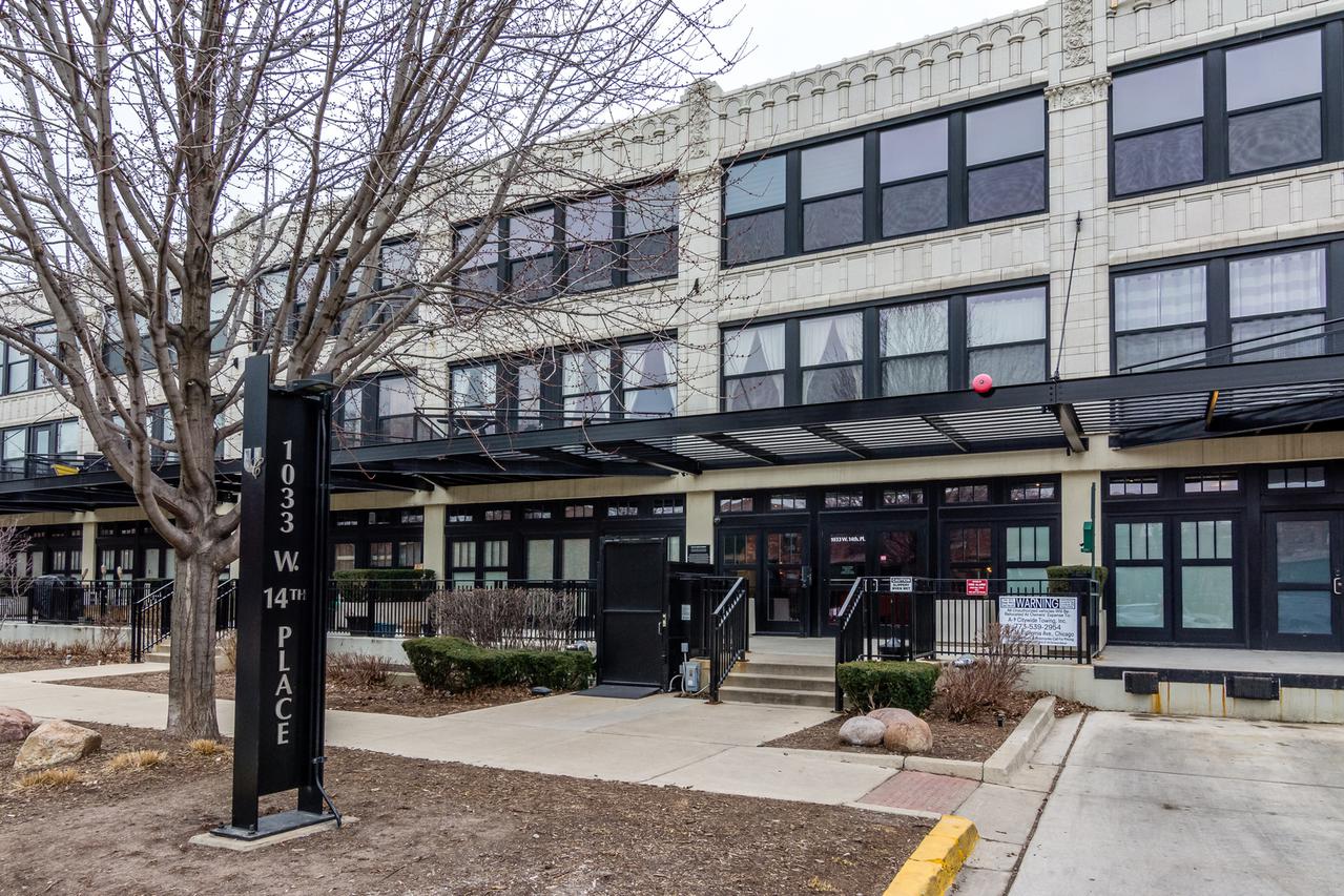 1033 W 14th Pl. #218, Chicago, IL 60608