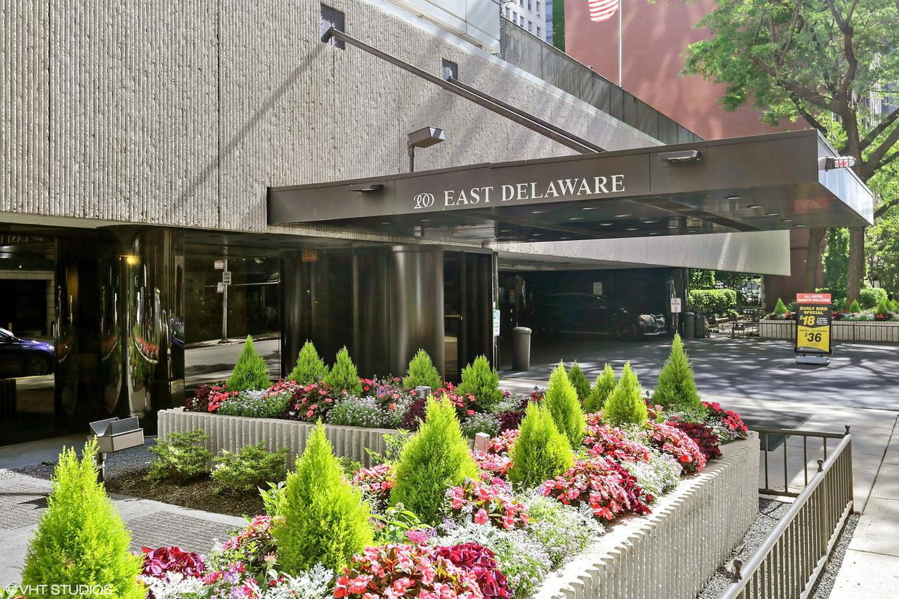 200 E Delaware Pl. #13A, Chicago, IL 60611
