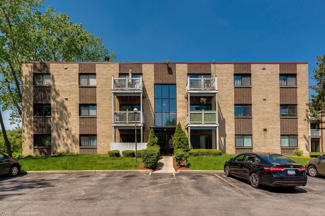 664 Pinecrest Dr. #202, Prospect Heights, IL 60070