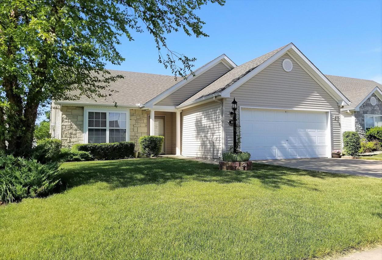 608 Corey Ln., Champaign, IL 61822