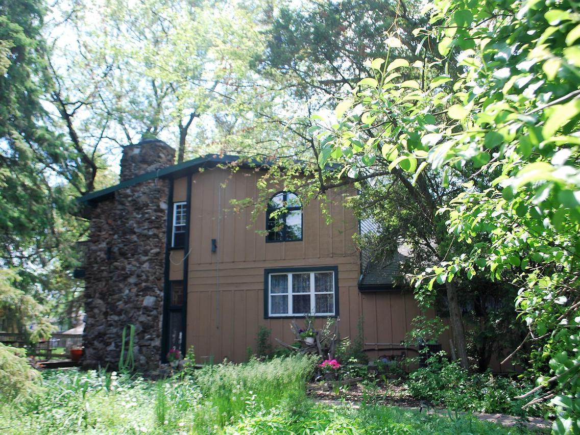 10210 S 86th Ave., Palos Hills, IL 60465