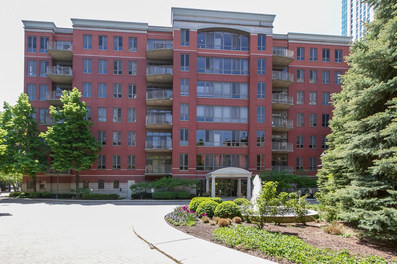 400 N Clinton St. #701, Chicago, IL 60606