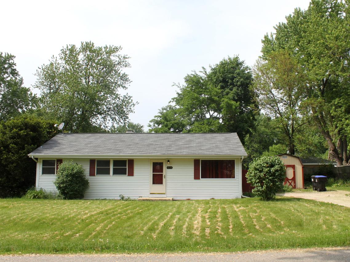 4816 Saggers Ln., Crystal Lake, IL 60014