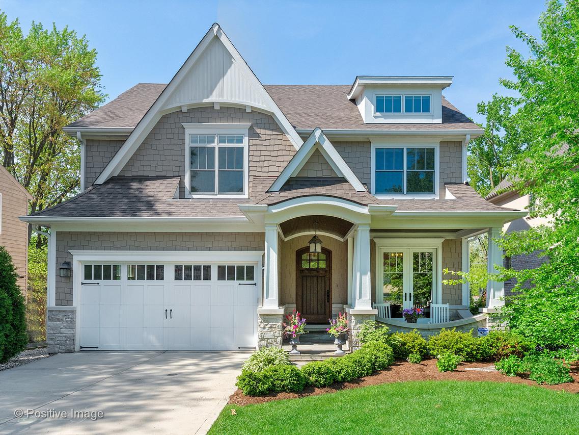 418 Colfax Ave., Clarendon Hills, IL 60514