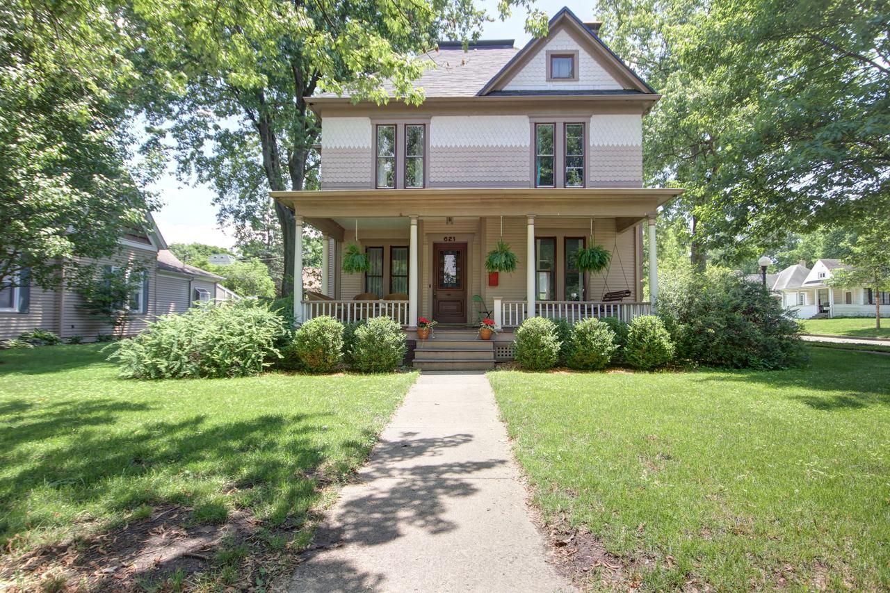 621 W White St., Champaign, IL 61820