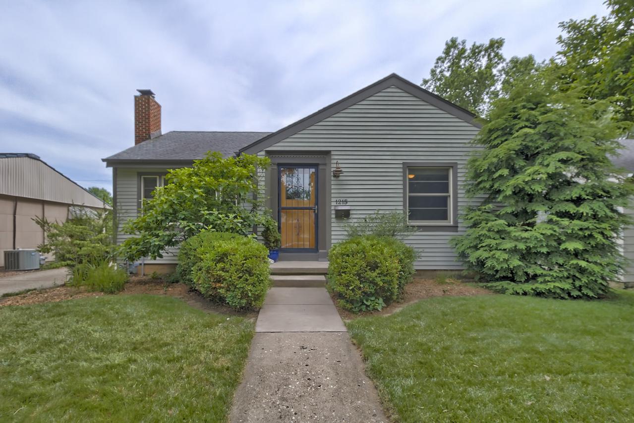 1215 W Daniel St., Champaign, IL 61821