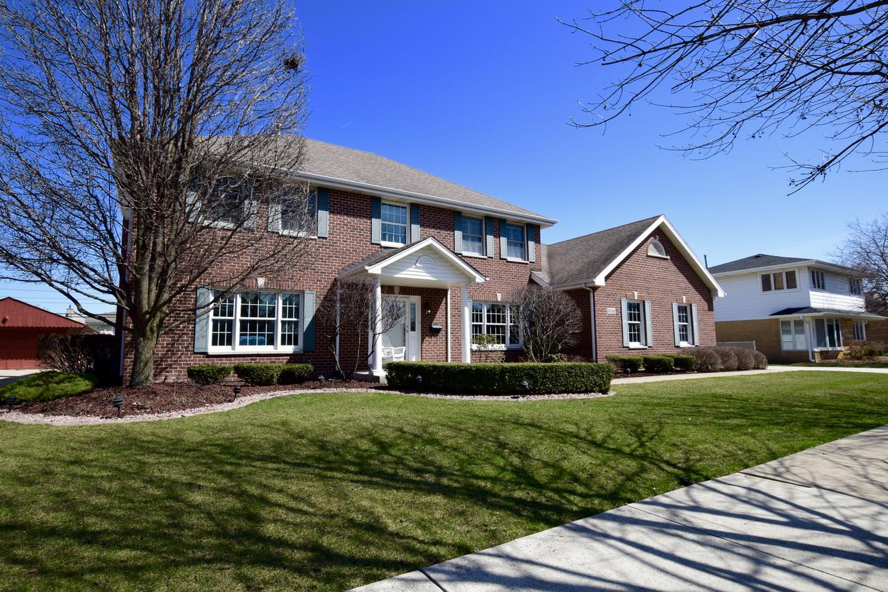 10341 Lawler Ave., Oak Lawn, IL 60453