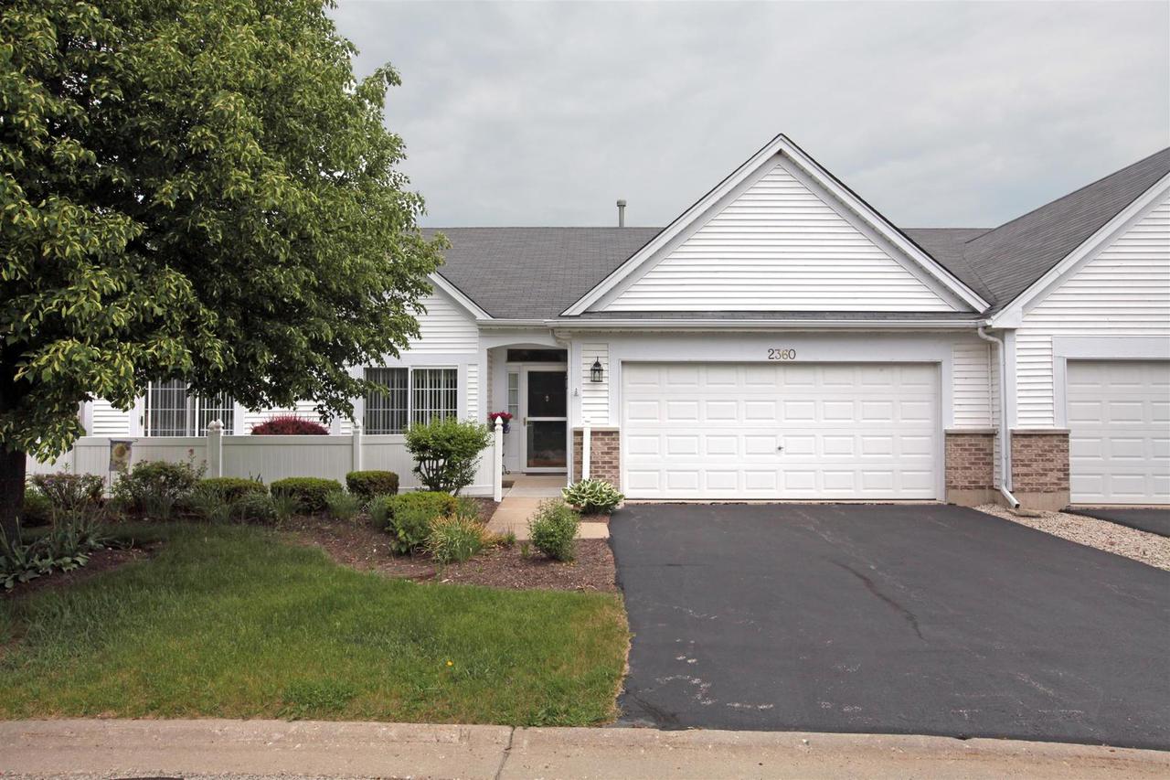 2360 Ashbrook Ln., Grayslake, IL 60030