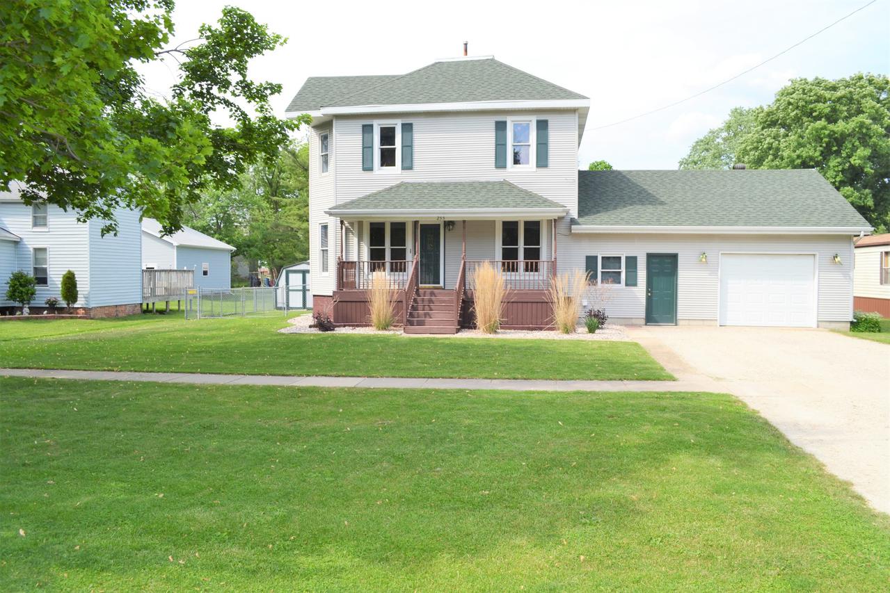 255 E 6th Ave., Clifton, IL 60927
