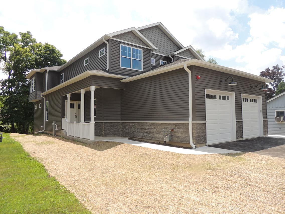 339 E Maple Ave. #2, Mundelein, IL 60060