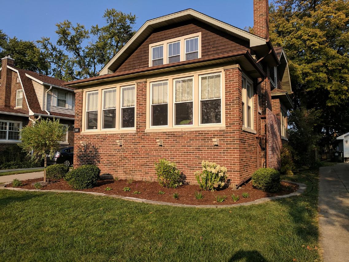 1125 Jeannette St., Des Plaines, IL 60016