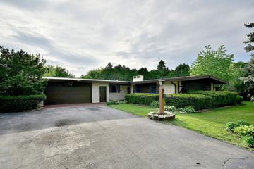 228 Peterson Pkwy., Crystal Lake, IL 60014