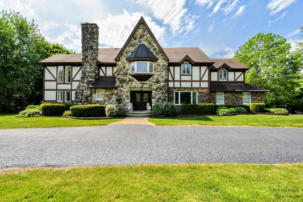 6537 Chickaloon Dr., Mchenry, IL 60050