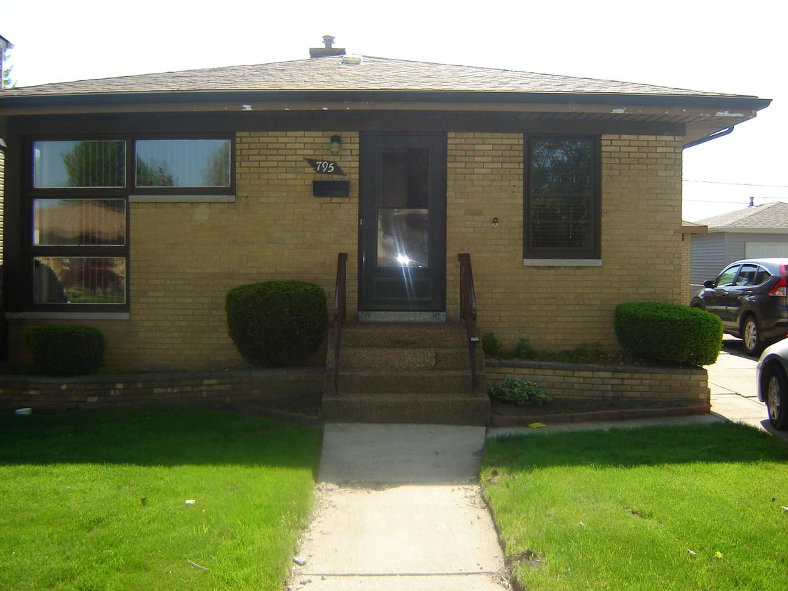 795 Greenbay Ave., Calumet City, IL 60409
