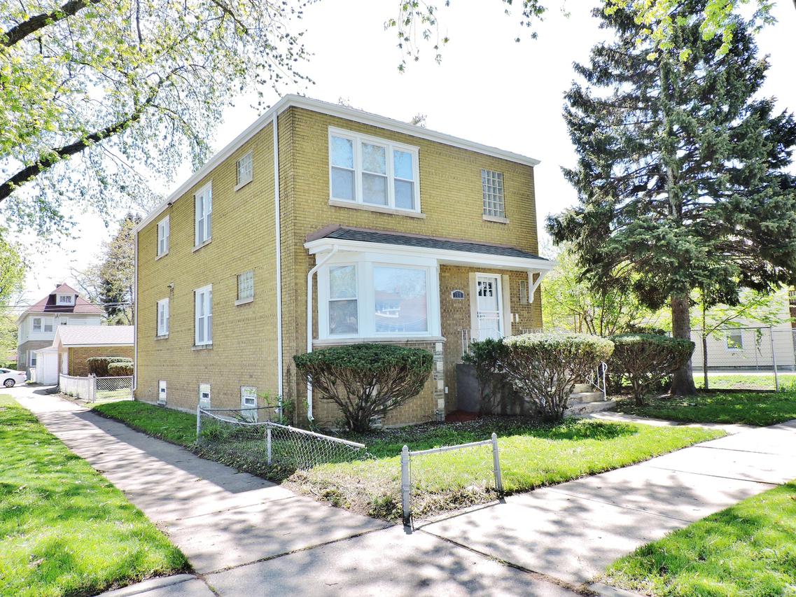 8501 S Essex Ave., Chicago, IL 60617