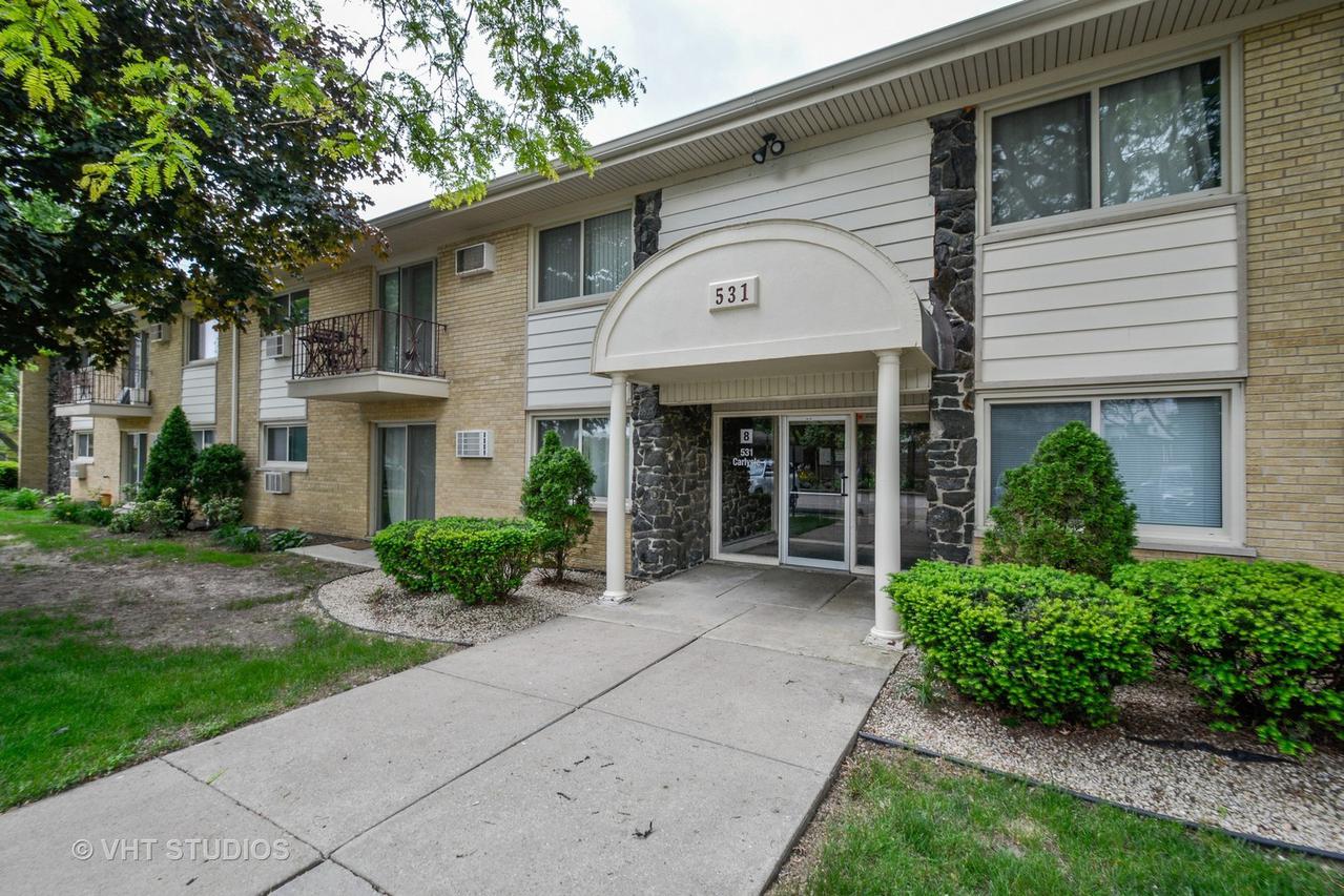 531 Carlysle Dr. #4, Clarendon Hills, IL 60514