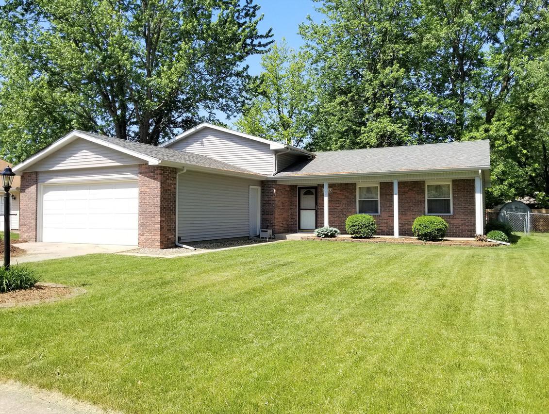 2301 Georgetown Dr., Champaign, IL 61821