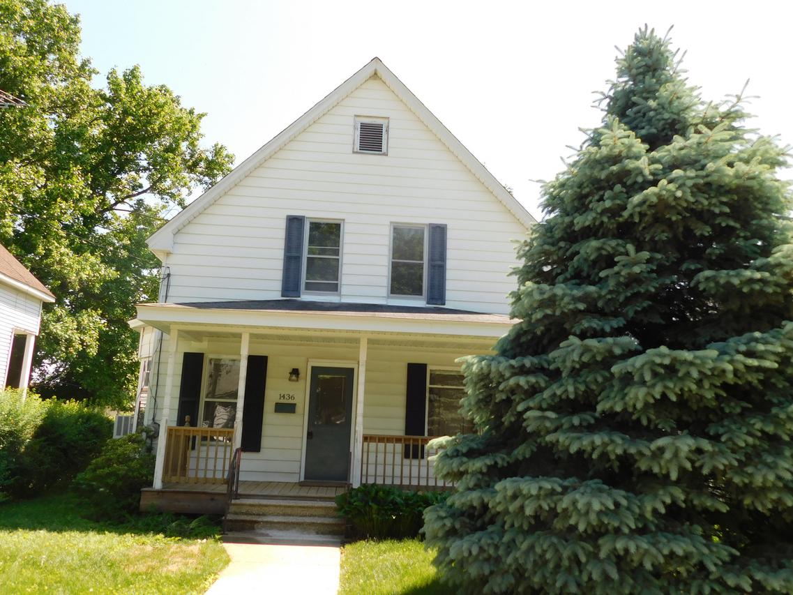 1436 Clark St., Dekalb, IL 60115