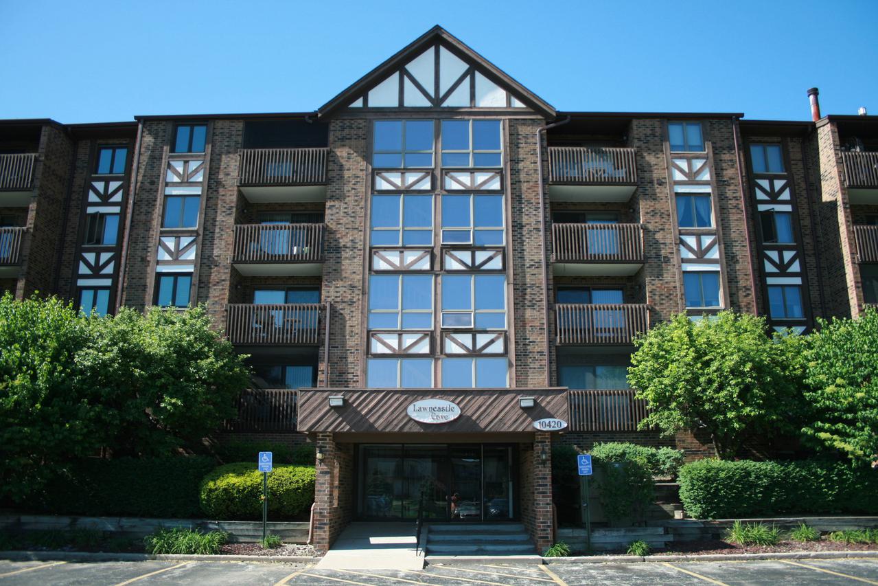 10420 Circle Dr. #31B, Oak Lawn, IL 60453