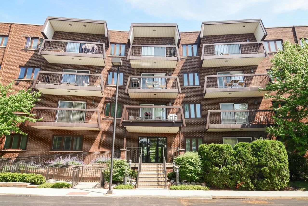 350 E Dundee Rd. #204, Buffalo Grove, IL 60089