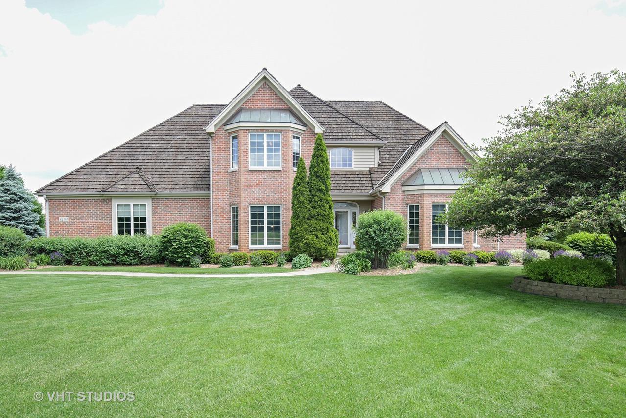 6104 Hazelwood Dr., Crystal Lake, IL 60012