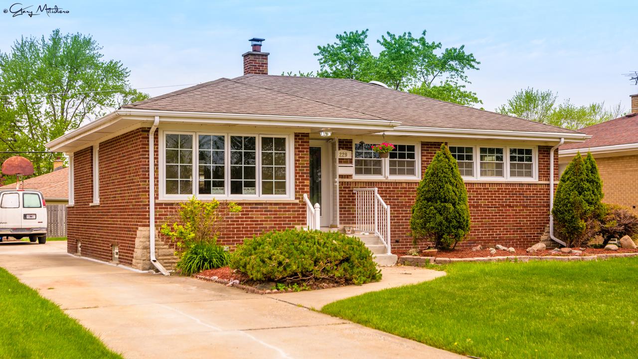 229 W 29th St., South Chicago Heights, IL 60411