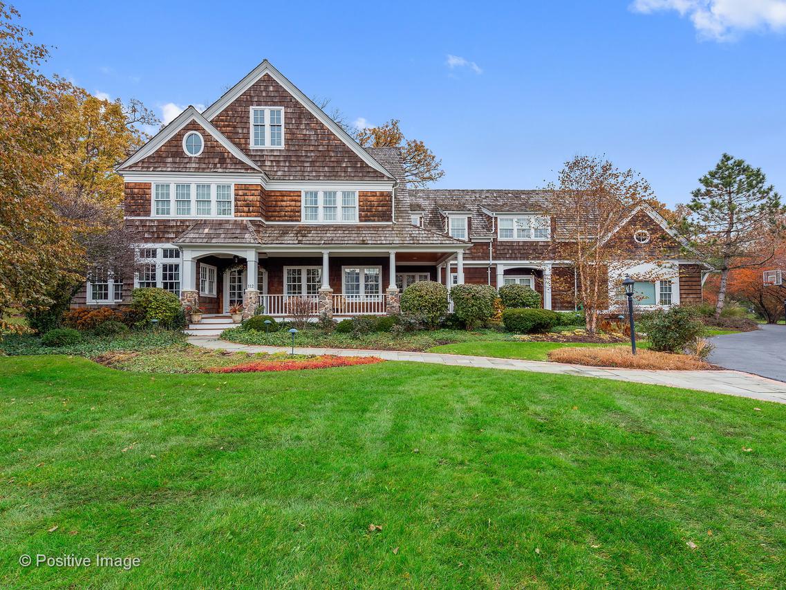 112 Kraml Dr., Burr Ridge, IL 60527
