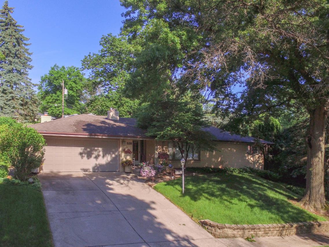 528 Warren Ave., Rockford, IL 61107