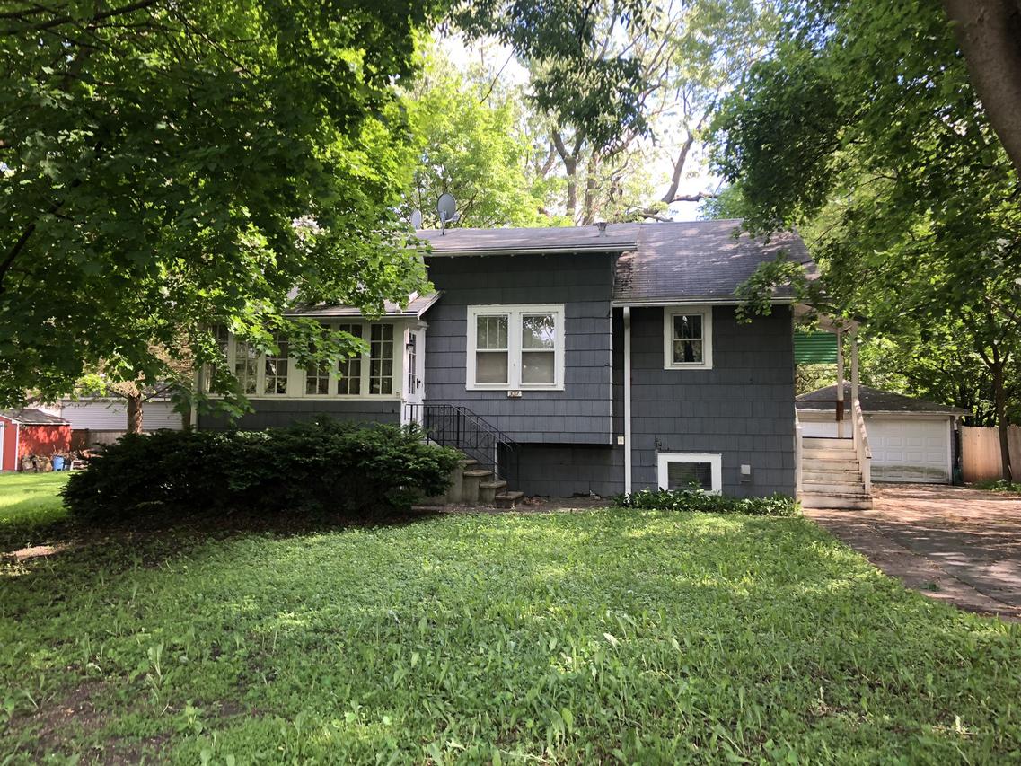 337 W Kenilworth Ave., Villa Park, IL 60181