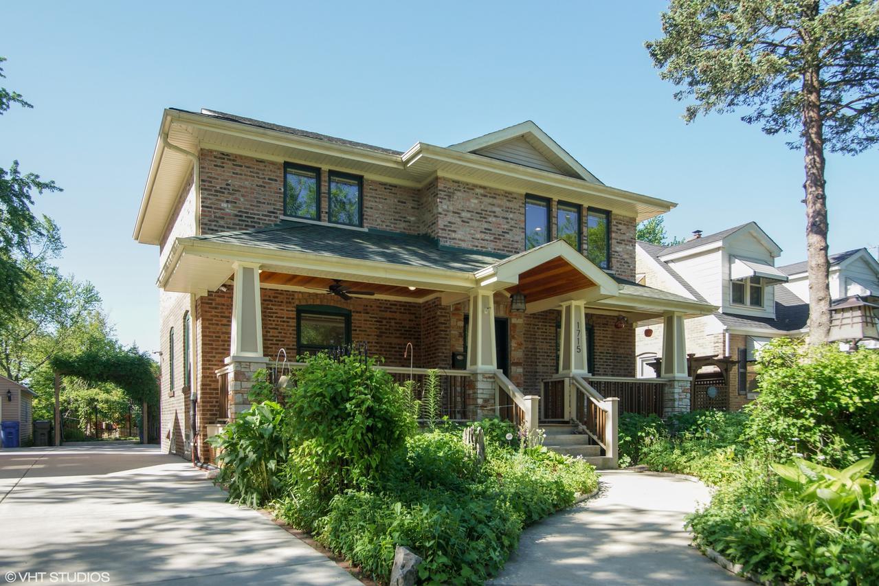 1715 Whitcomb Ave., Des Plaines, IL 60018