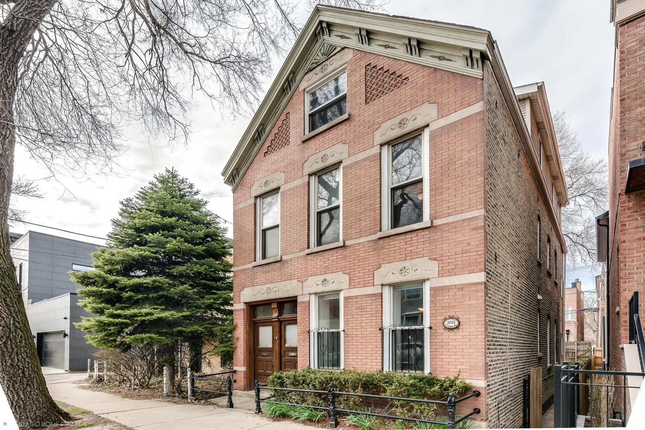 2044 W Mclean Ave., Chicago, IL 60647