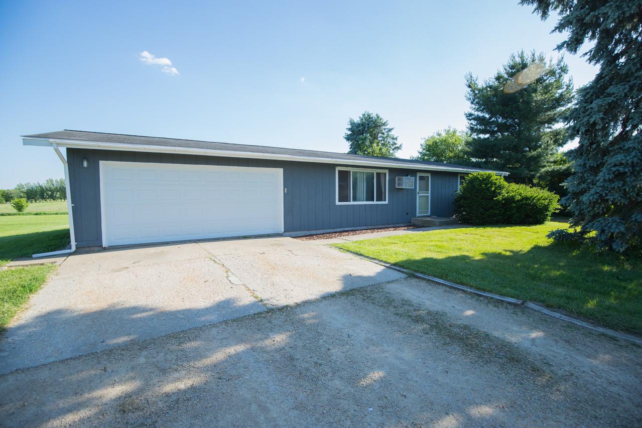 5391 E Woodburn Rd., Byron, IL 61010