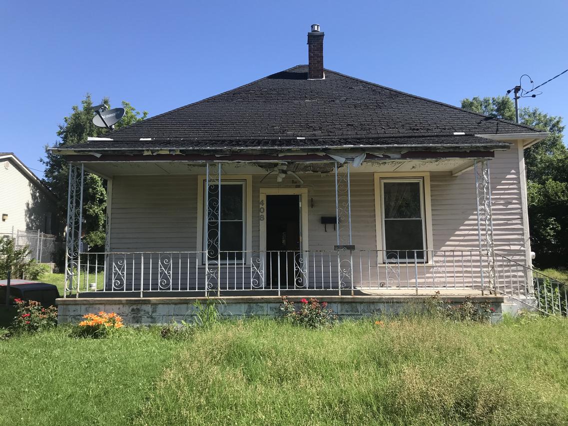 408 W Perrine St., Johnston City, IL 62951