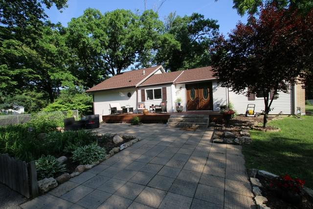 5272 Glenn Dr., Roscoe, IL 61073