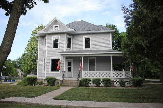 230 E Market St., Piper City, IL 60959